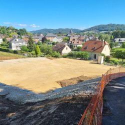 LES TRAVAUX DE TERRASSEMENT ET D'ENROCHEMENT TERMINES AU CIS DE BEAULIEU-SUR-DORDOGNE