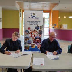 SIGNATURE D'UNE CHARTE DE PARTENARIAT AVEC ORANGE A AUBAZINE
