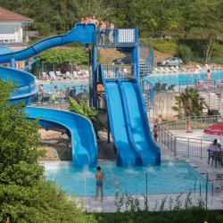 LA PISCINE LA VALANE A COLLONGES-LA ROUGE